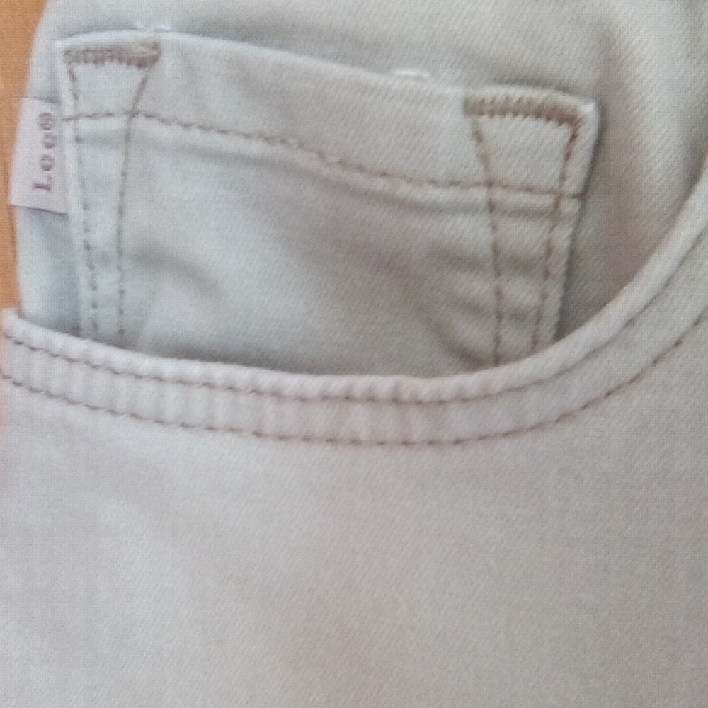 Lee Women's Straight Leg Jeans in Beige - Picture 4 of 16